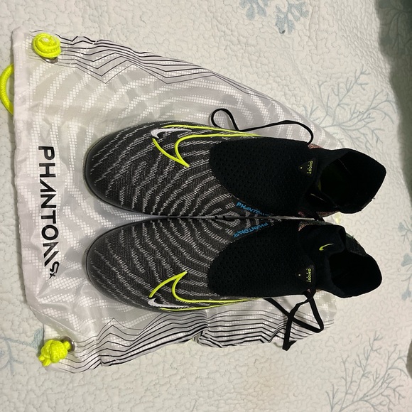 Cleats Nike phantom super hard to find - Picture 11 of 11